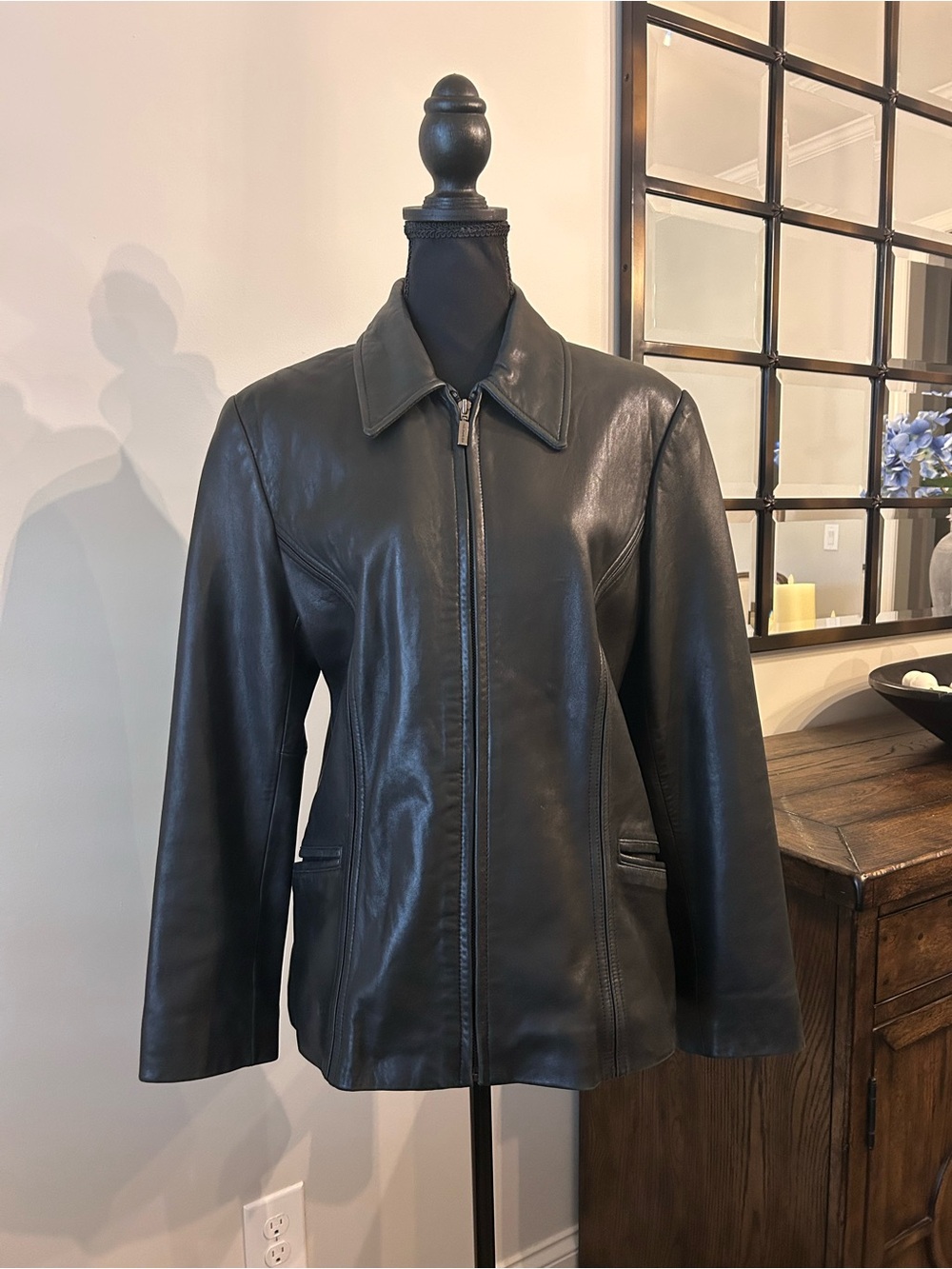 Vintage Y2K Jones New York black super soft leather zip jacket